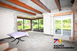 Dwa domy z ziemią rolną w Broniszowie